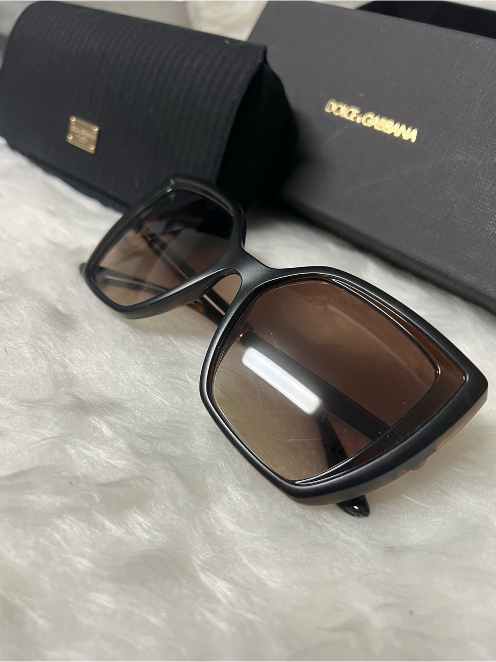 Dolce & Gabbana Chic Brown Sunglasses - Picture 6 of 12